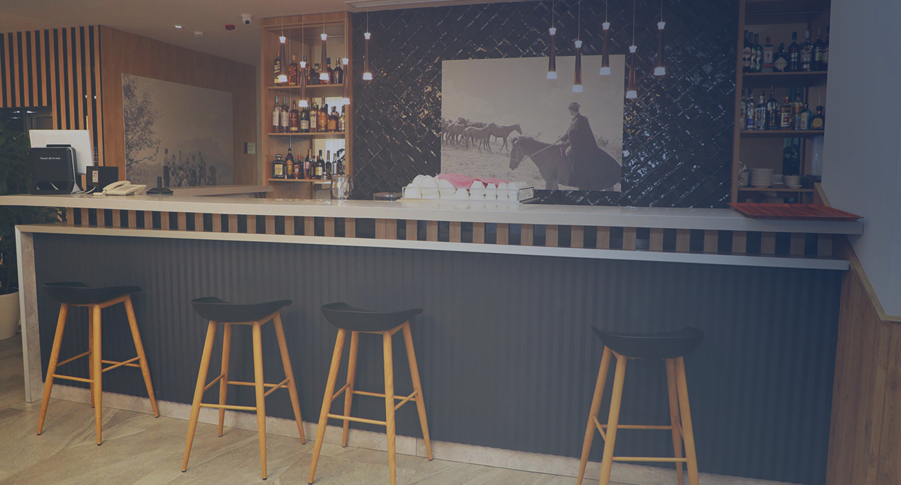 bar